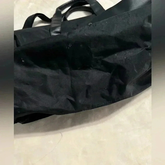 Kenneth Cole duffel travel gym weekender black bag with strap to carry. - Picture 7 of 7